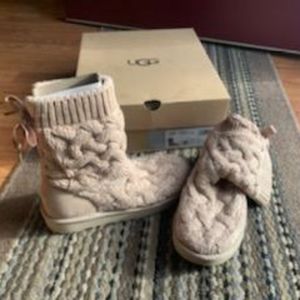 Ugg Isla Knit Boots